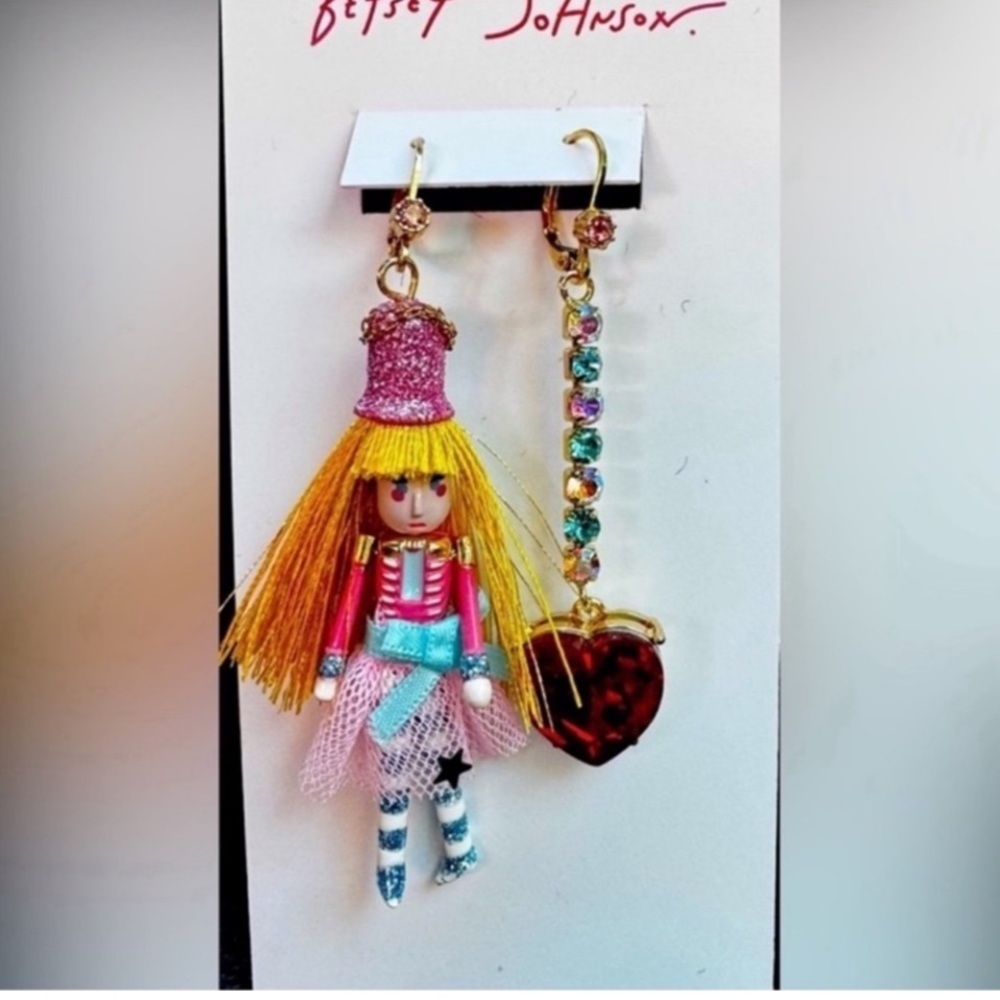 BETSEY JOHNSON Christmas Holiday Mismatch Nutcracker Heart Dangle Earrings NWT